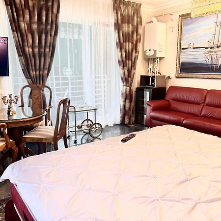 Lili The Best Apartament Lägenhet Năvodari Exteriör bild